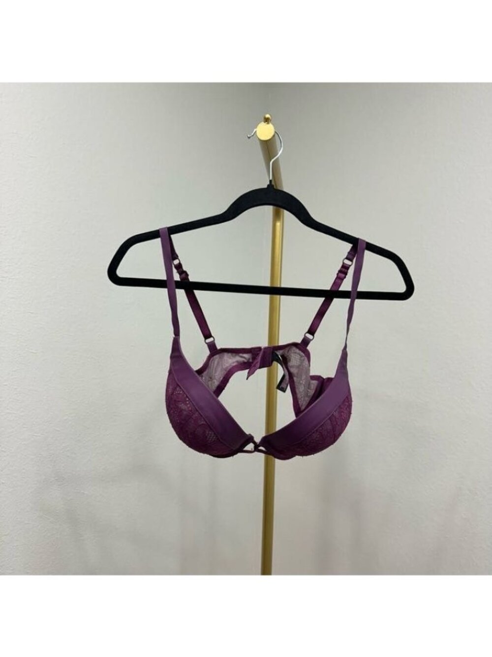 Victorias Secret Bombshell Plunge Push Up Purple Lace Underwire Bra Womens 36C